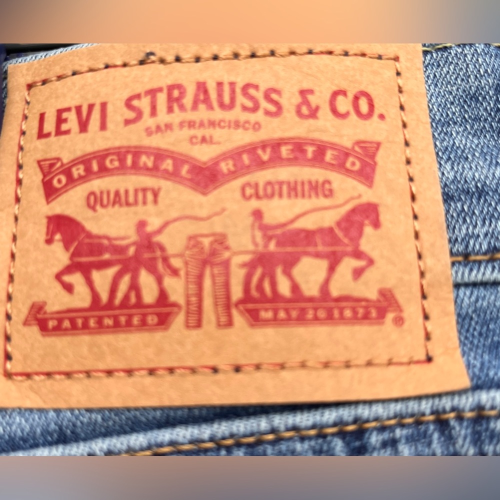 Cute & Comfy! LEVI’S  (EUC, Size Waist 29) Boyfriend Jeans - Picture 9 of 10